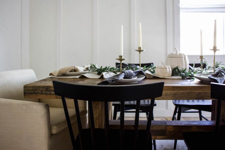 Neutral Thanksgiving Tablescape